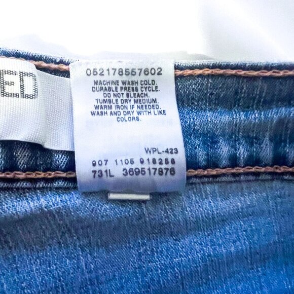 Levis Women Size 10 Shorts Y2K Light Wash Denim Jean 550 Relaxed Fit Cotton - Picture 4 of 8